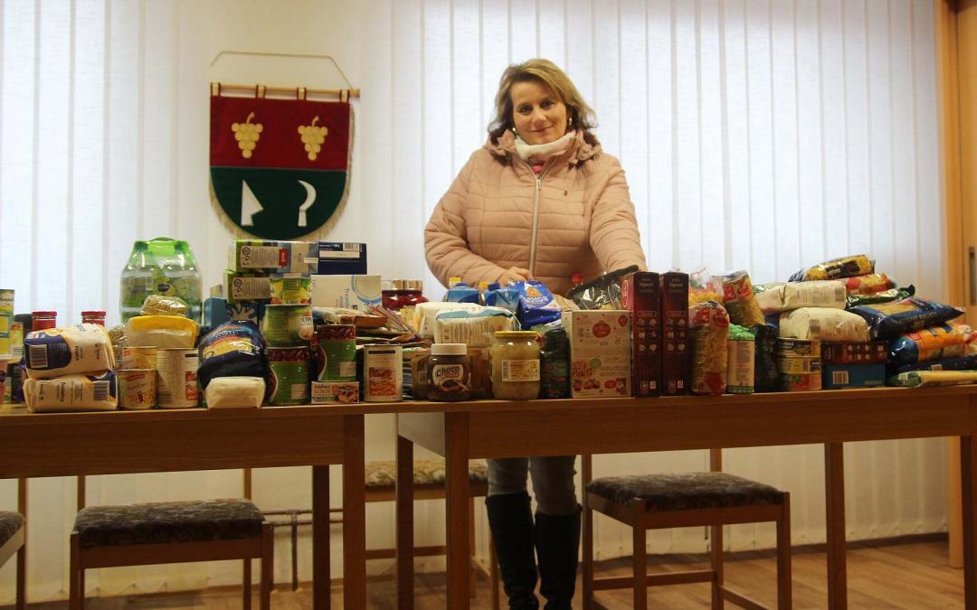 Starostka Morkůvek Brigita Petrášová uspořádala sbírku potravin pro potravinovou banku